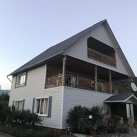 Dom U Morya Hotel Pitsunda Eksteriør billede