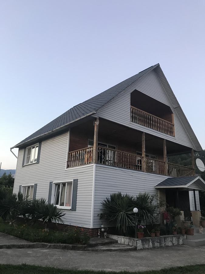Dom U Morya Hotel Pitsunda Eksteriør billede